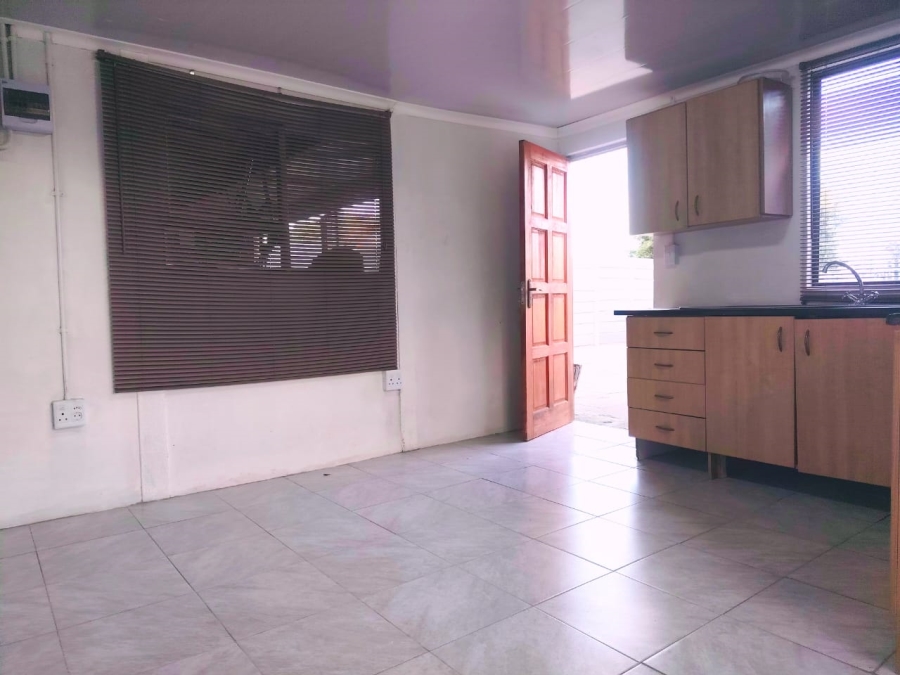 To Let 1 Bedroom Property for Rent in Rustdal Western Cape